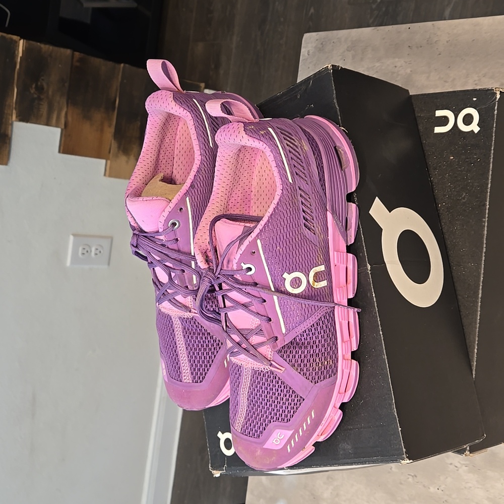 Oncloud Women's Shoes Sz 8
